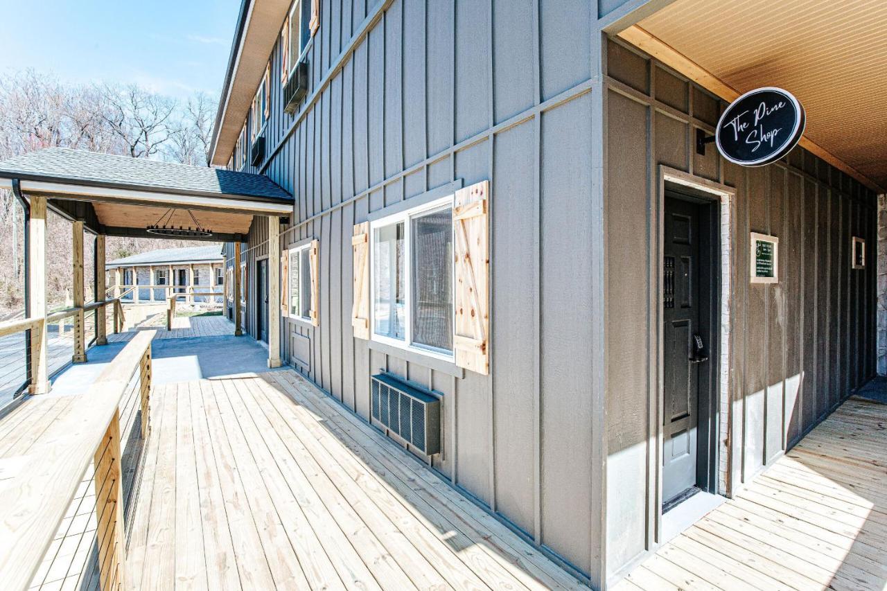 Grey Pine Lodge Waynesboro Eksteriør billede